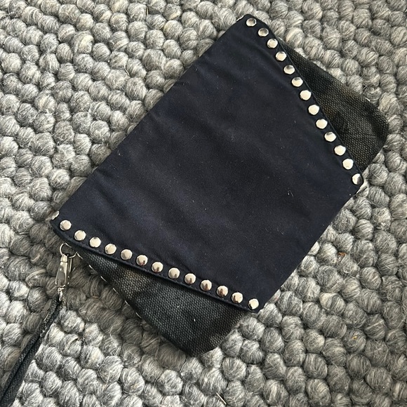 Agabhumi‎ by Thora Wristlet W Magnetic Clasp